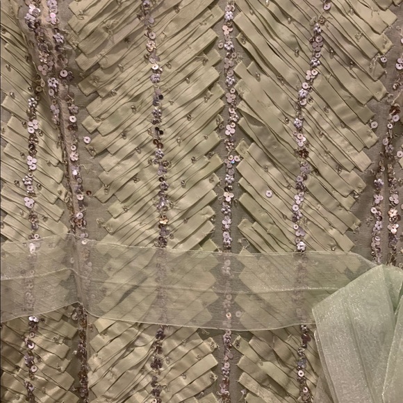 Carolina Herrera embellished gown - Picture 7 of 16